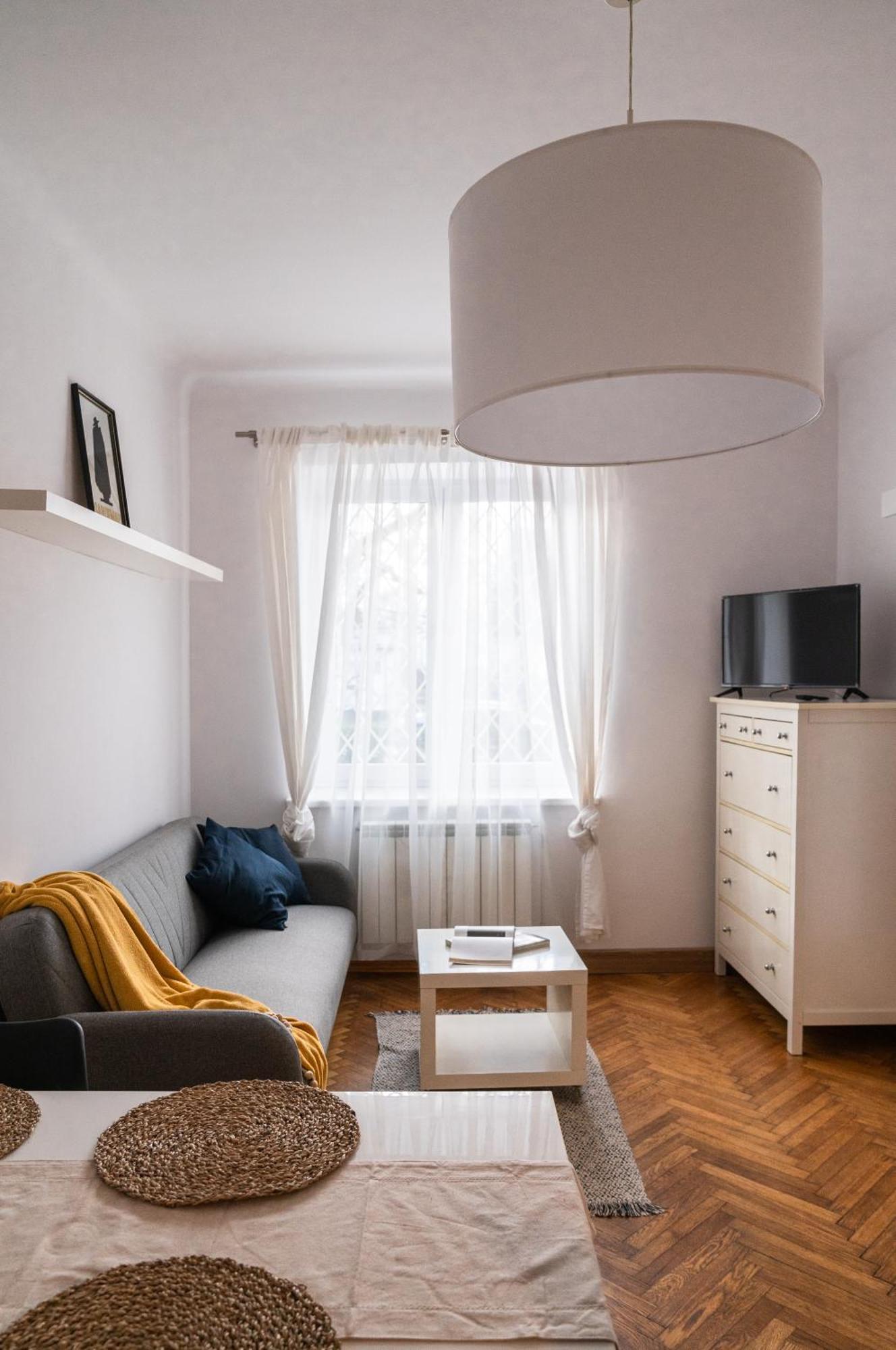 Saska 54 * Warszawa